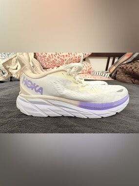 HOKA White Lace Up Running Sneakers Women’s Size 8